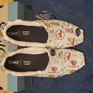 Brand new with Tags Tom's size 8.5 holiday cat Alpargata shoes